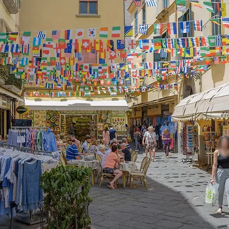 Couette-café Caruso 4*